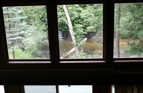 Cheboygan County Ski Chalet | Sturgeon River Hideaway