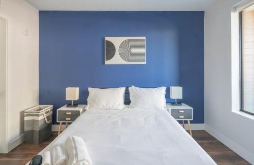 Tempe Apartment | Stylish 1BD - Pool, Gym, Parking, W-D - Sleeps 4