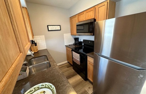 Northwest Los Angeles Heights Condo | Stylish 1BR Condo with Pool - Medical Center Area