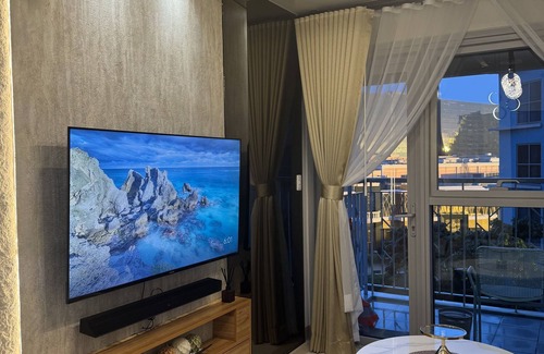 Tambo Condo | Stylish 1BR Near Airport Facing the Bay - 9d