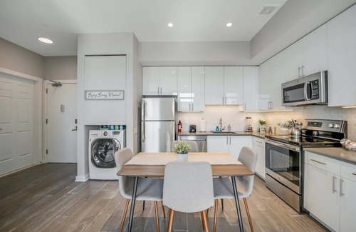 Hackensack Apartment | Stylish 1br Unit. Parking. Easy Ride to NYC
