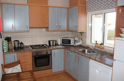 Vila Real Santo Antonio House | Stylish 2 bed house with private patio and shared swimming pool