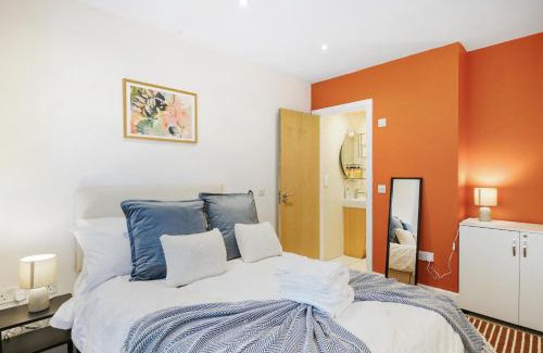 Hoxton Apartment | Stylish 2-Bed in N1 Ideal for Work & Relocation