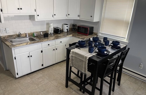 Bristol Apartment | Stylish 2 Bedroom duplex - self check in & parking