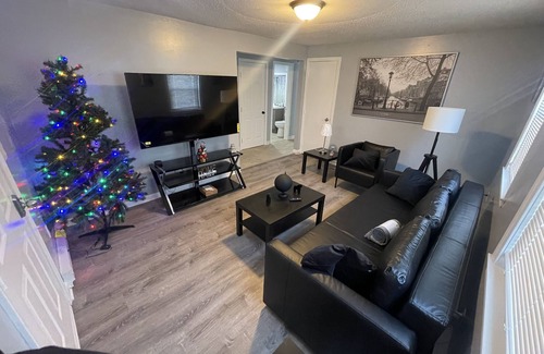 Bristol Apartment | Stylish 2 Bedroom duplex - self check in & parking