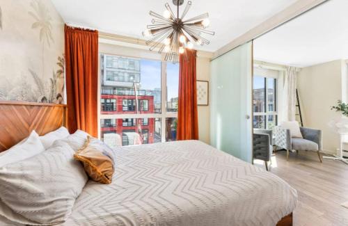Chinatown Apartment | Stylish 2 Bedroom Suite Near Downtown and Gastown