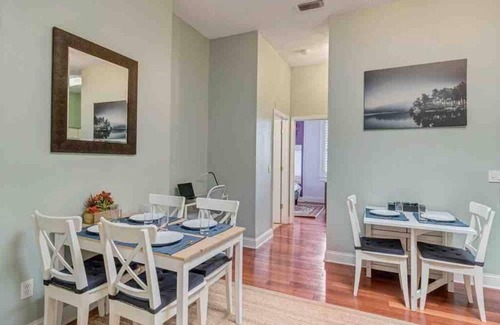 Springfield Apartment | Stylish 2 BR apartment - perfect for relaxing!
