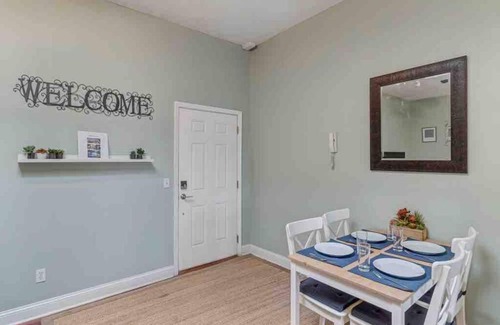 Springfield Apartment | Stylish 2 BR apartment - perfect for relaxing!