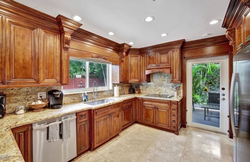 Lauderdale-by-the-Sea House | Stylish 2br/3ba w-Heated Pool + Beach Walkable