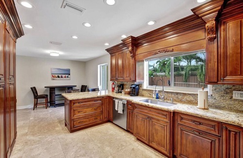 Lauderdale-by-the-Sea House | Stylish 2br/3ba w-Heated Pool + Beach Walkable