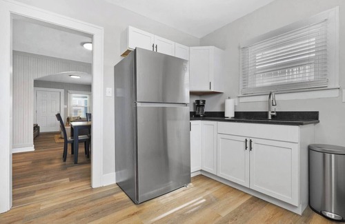 Indianapolis House | Stylish - 2BR - Bates-Hendricks - Near Downtown