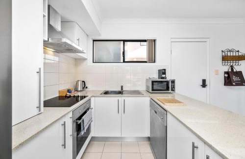 Beckenham Apartment | Stylish 2br With Wi-fi 100 Mbps, Tv Big 75 Inch