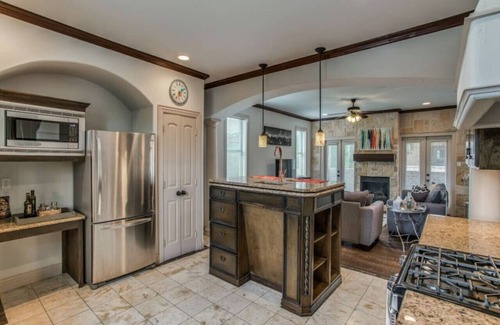 Knox - Henderson House | Stylish 3-BDRM Home/Near DT/Walk to Bars & Shops