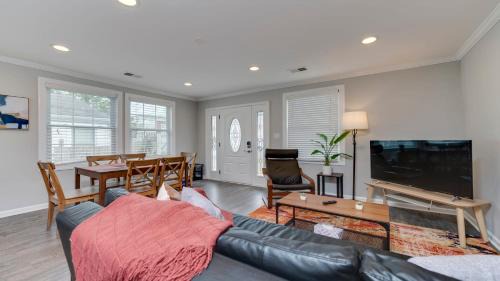 Potomac West House | Stylish 3BR 3BA Colonial House by CozySuites