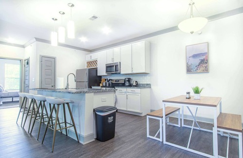 Buechel Apartment | Stylish 3BR Getaway | Pool, Gym Access & Free Parking