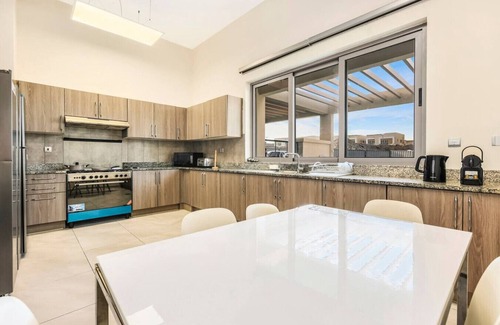 Discovery Gardens House | Stylish 4BR Family Villa – Easy Access to Dubai Marina & Expo City
