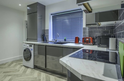 Aberdeen House | Stylish and luxurious 3 bedroom house.