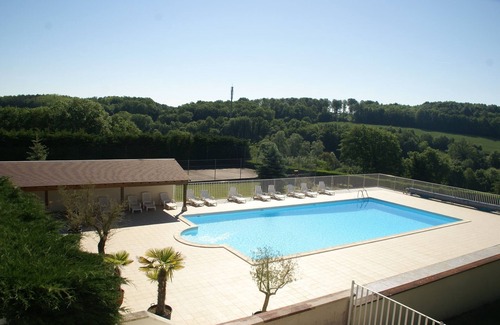 Faverolles House | Stylish Apartment Near Beach