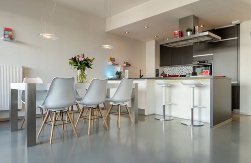 De Kaaien Apartment | ⭐️Stylish Bright Apt ✔2 BR ✔2 Patio ✔Free Ⓟ