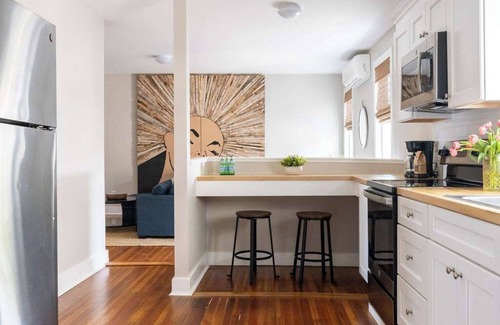 Off Broadway Apartment | Stylish Broadway Stay Near Shops & Waterfront