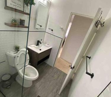 Old Harbour Apartment | Stylish Bungalow- New Harbour Village