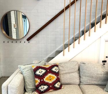 Kensington Apartment | Stylish, comfortable and pet friendly home in the heart of Kensington