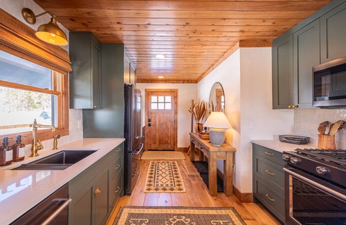 Granby House | Stylish Comfort In Grand County!
