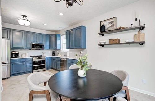 Acton House | Stylish Comfort in Southeast Indy!