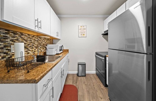 Ferndale Apartment | Stylish cozy 1 Bedroom Apartment in Ferndale MI
