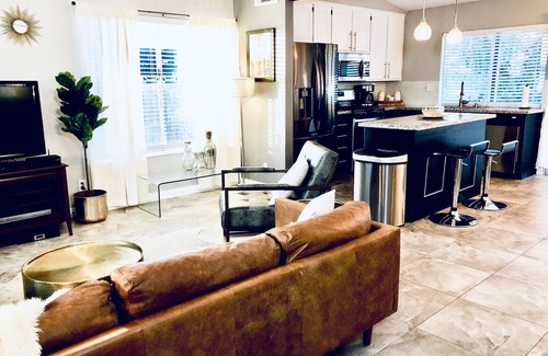 Paradise House | Stylish, cozy home with a POOL near the Strip!