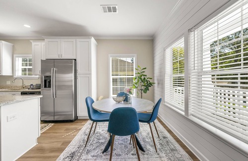 Jefferson Park House | Stylish & Cozy New Bungalow - 10min to Midtown!