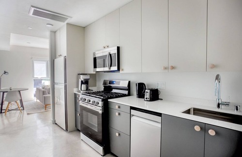 Palms Apartment | Stylish Culver City 1BR w/Gym & Roof Terrace, nr 405, by Blueground