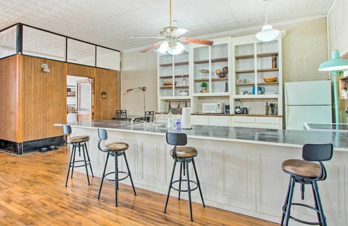 Denison Apartment | Stylish Denison Apt at the Heart of Main St!