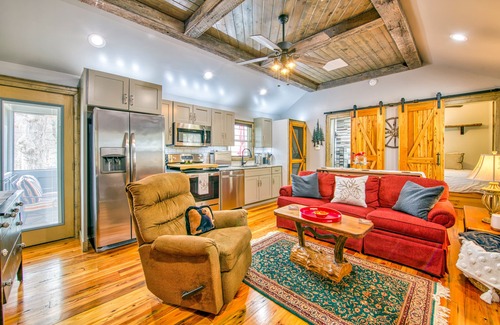 Swannanoa Cottage | Stylish dog-friendly cottage with modern feel, fast WiFi, ideal location & more