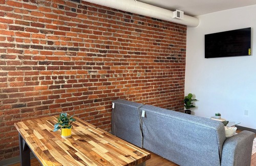 Shockoe Bottom Apartment | Stylish Getaway in Downtown Richmond - 1b1b