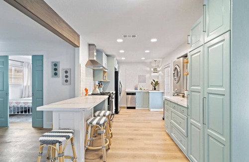 Clear Lake Shores House | Stylish Home w/Private Pool Near Kemah Boardwalk