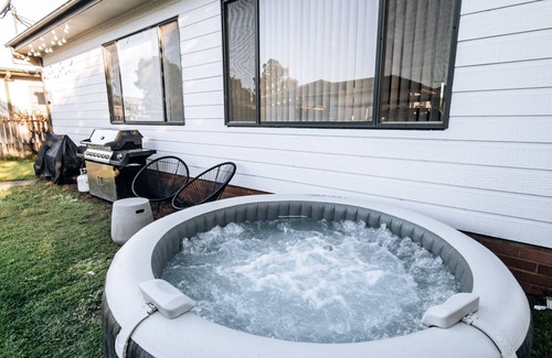 Singleton House | Stylish home with amazing entertainment area