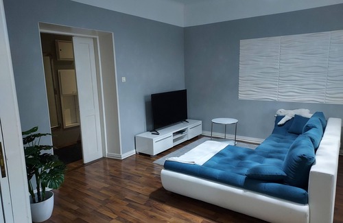 Kluuvi Apartment | Stylish home with stunning views of the railway square 74 m2