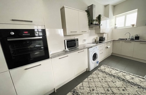 Trafford House | Stylish mews house in central Altrincham Centre
