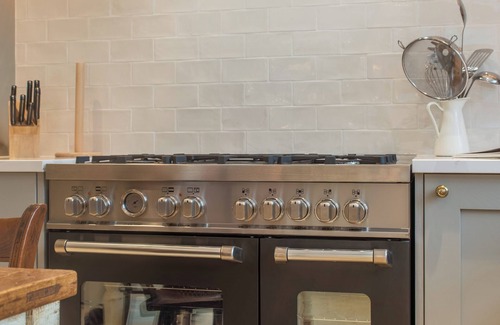 Devizes House | Stylish Mews House in Central Devizes, with parking