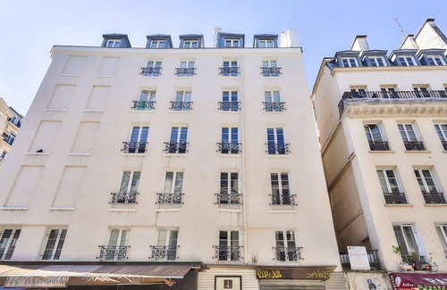 Quartier de la Porte-Saint-Denis Apartment | Stylish Mezzanine Studio in the Heart of Paris 3F