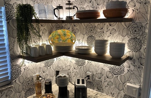 Southside House | Stylish - Minutes From Beach, Bars & Eateries