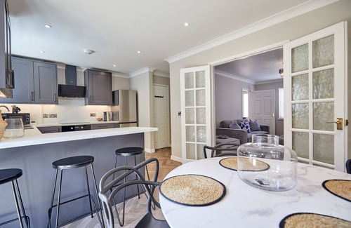 Norwich House | Stylish modern 3 bedroom with Ensuite - long stays welcome