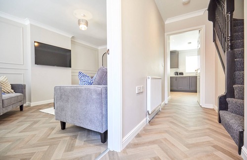Norwich House | Stylish modern 3 bedroom with Ensuite - long stays welcome