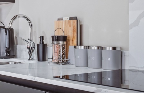 Olton Apartment | Stylish new-build FREE parking, 10min to BHX & NEC