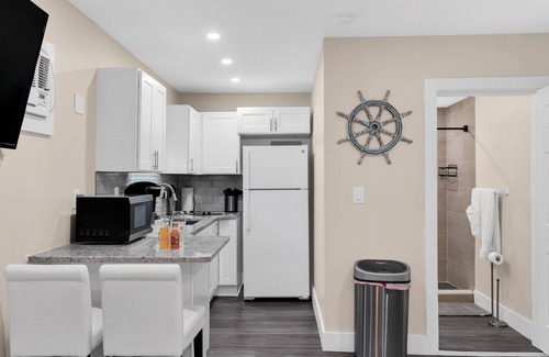 Mango Groves Condo | Stylish/Open Studio w/Kitchen & Outdoor Space