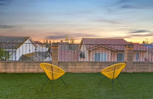 Montebello House | Stylish|Peaceful Hillside Home|Gameroom|LOSANGELES