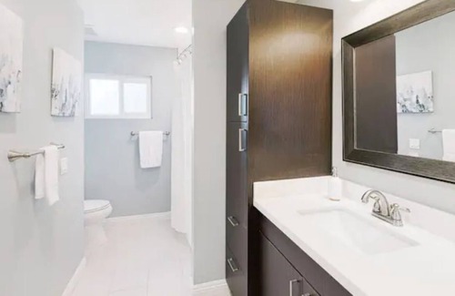 Montebello House | Stylish|Peaceful Hillside Home|Gameroom|LOSANGELES