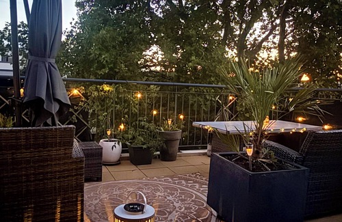 Altstadt I Apartment | 🏡 Stylish Penthouse Apt with Rooftop Terrace near River Ruhr & Central Station