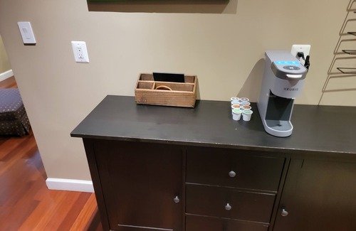 Shirlington House | Stylish, Serene Shirlington Retreat - Close to DC, Ideal for Business or Leisure